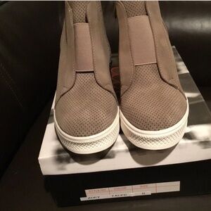 women shoes size 8 CCOCCI Zoey Platform Wedges ..